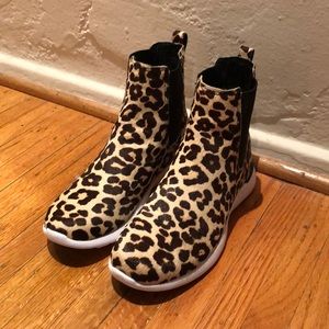 APL Iconic Chelsea Boots in Leopard Print